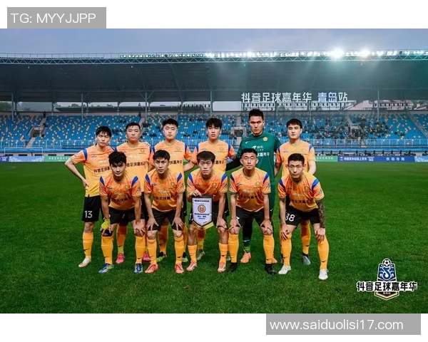 四大足球明星带你揭秘四只足球的真实价值与背后故事